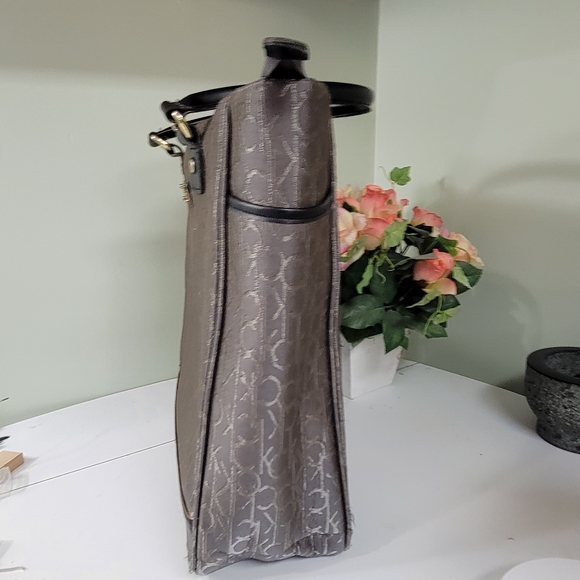 CK CALVIN KLEIN AMAZING SIGNATURE TOTE. LAPTOP BAG, WEEKENDER, CARRY ON, BOOKS - Picture 7 of 16